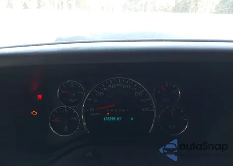 2017 Chevrolet Express 2500 Work Van z USA, uszkodzony, nr VIN 1GCWGAFF8H1110274